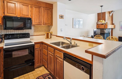 Tahoe City Condo | The River View Getaway