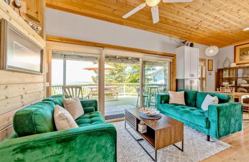 Gold Beach House | The River View House
