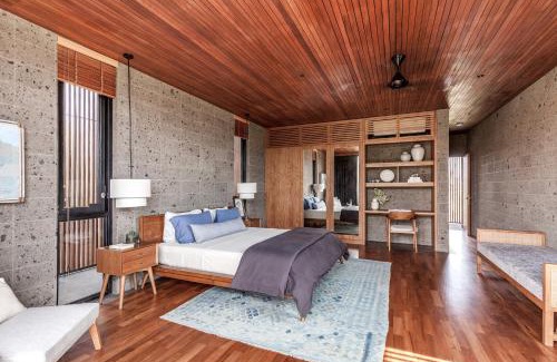 Pererenan Villa | The Riverhouse