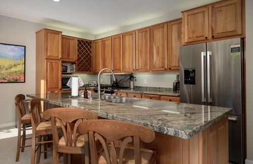 Old Town Condo | The Riverside Sanctuary: Cozy Old Town Escape