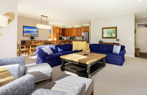 Old Town Condo | The Riverside Sanctuary: Cozy Old Town Escape