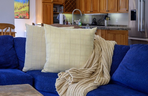 Old Town Condo | The Riverside Sanctuary: Cozy Old Town Escape