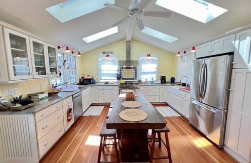 West Arlington House | The Riverside Treehouse