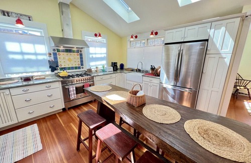 West Arlington House | The Riverside Treehouse