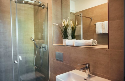 Neukoelln Apartment | The Rix Suite near SBahn Neukölln