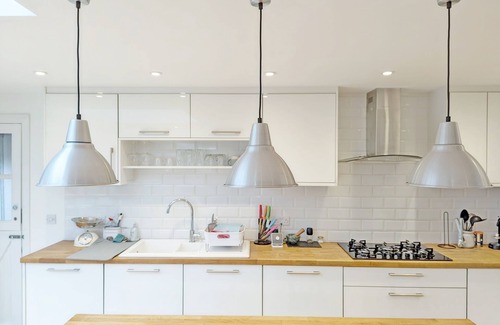 East Wittering Cottage | The Rock House - a family house that sleeps 8 guests in 3 bedrooms