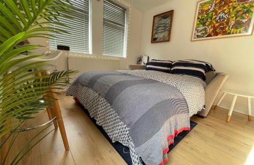 Newquay City Centre Apartment | The Rocks - Sun Decked Duplex & Cliff Side Jewel