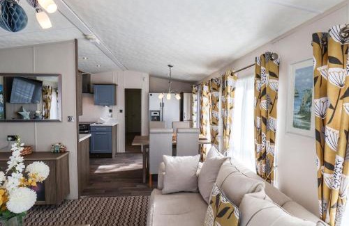 Cayton Bay House | The Rodley Pines