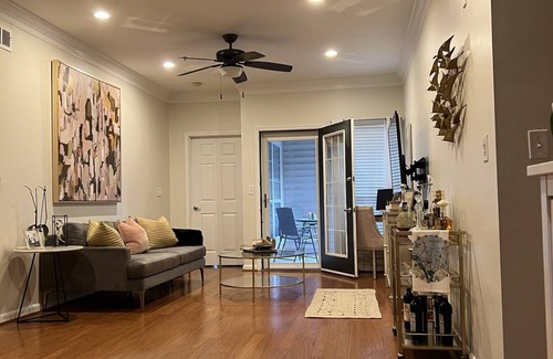 Landmark Condo | The Room at Eisenhower w/ parking. Walk to Blue & Yellow line Metro!