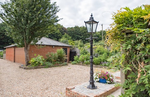Stodmarsh Cottage | The Roost - a country lodge by Bloom Stays that sleeps 2 guests in 1 bedroom