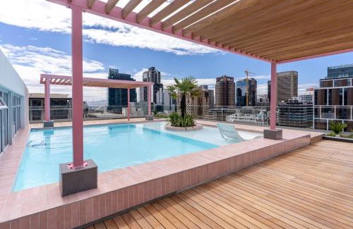 Bo'Kaap Apartment | The Rose 507: Studio Apartment with Rooftop Pool