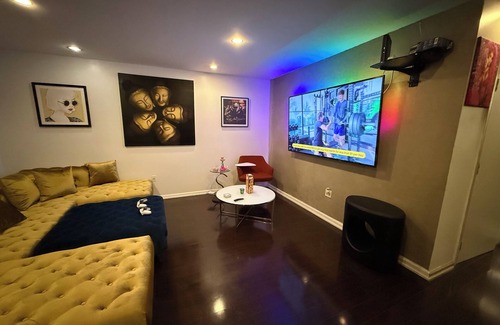 Newark Apartment | The Rose MusicRecording Home