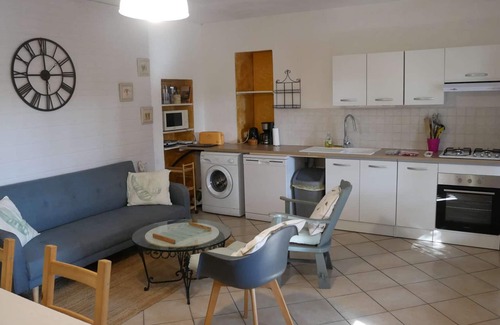 Tarascon House | THE Rosemary, MAS MAURANE, TARASCON