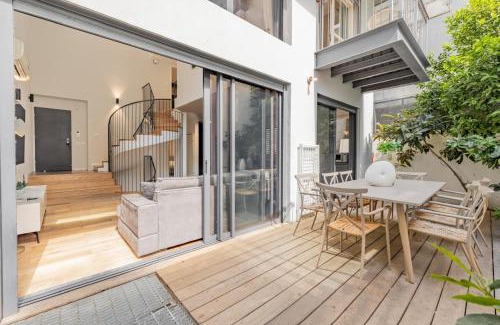 Tel Aviv Apartment | The RotchilD TripleX