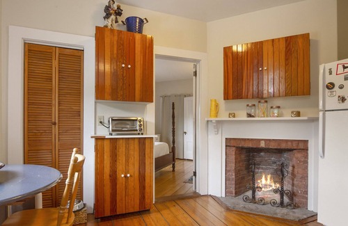 Jamestown House | The Round House - Waterfront Home in the Dumplings