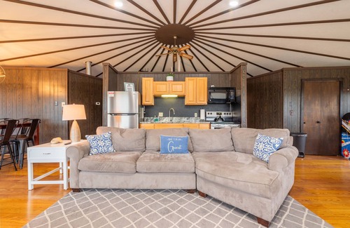 Boyne Falls House | The ROUNDHOUSE -Petoskey MI Close to Boyne Mountain!,Boyne City,Petoskey.