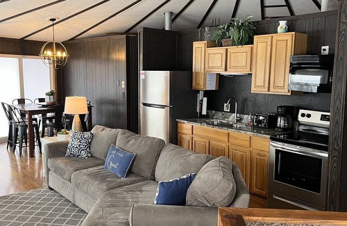 Boyne Falls House | The ROUNDHOUSE -Petoskey MI Close to Boyne Mountain!,Boyne City,Petoskey.