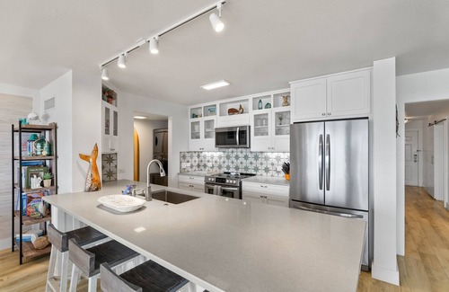 Rockport House | The Royal Reef - Laguna Reef 405: Spacious 2BR Bayfront Condo