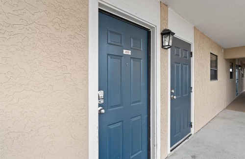 Rockport House | The Royal Reef - Laguna Reef 405: Spacious 2BR Bayfront Condo