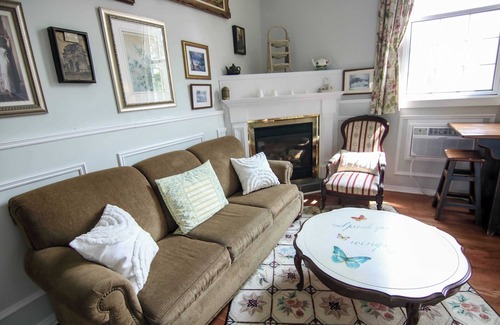 Bracebridge Apartment | The Royal Suite | The Jypsy Inn