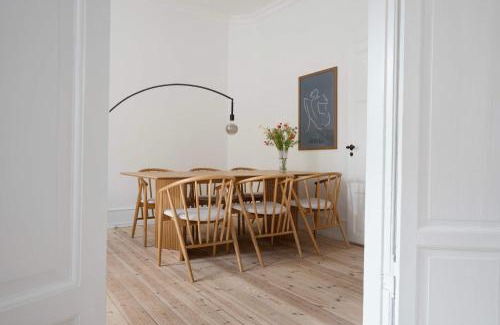 Osterbro Apartment | The Royale Apartment with 4 bedrooms