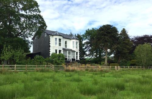 Llanbrynmair Hotel | The Royston