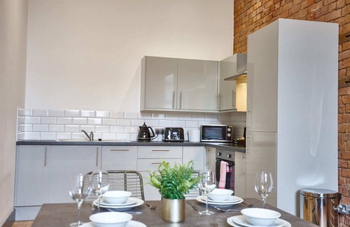 Manchester Apartment | The Ruby Suite Summar