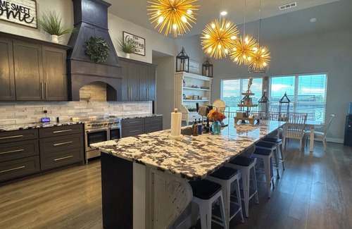 Waxahachie Apartment | The Rustic Belle – Country-Chic Whole-House Escape Near Dallas WAXAHACHIE,TX