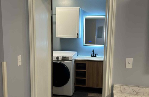 Renick Apartment | The Rustic Railroad Studio 5 Min to HWY 63 Kitchen + Washer/Dryer