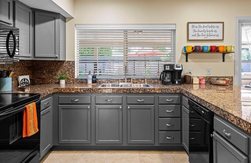 North Mountain House | The Rusty Cactus - Heated Pool, Spa, & More!