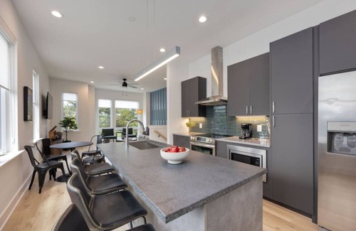 Radnor House | `The Ryman` 4BR Haven with Scenic Rooftop