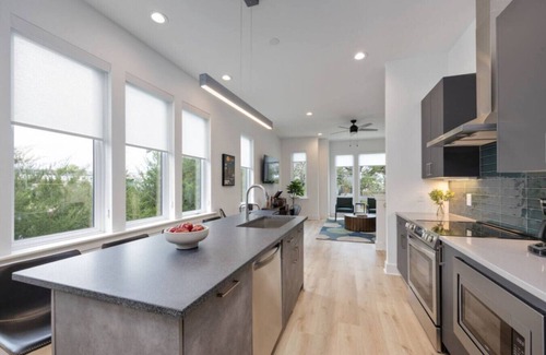 Radnor House | `The Ryman` 4BR Haven with Scenic Rooftop
