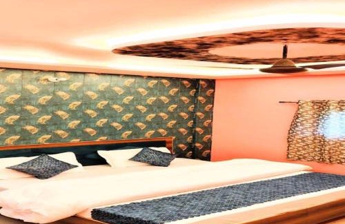 Tarabganj Hotel | The S V Palace