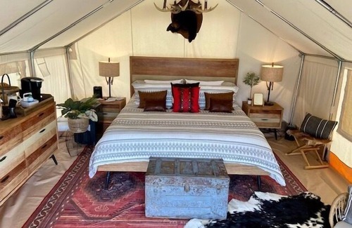 Washburn House | The Safari Tent at Bear Creek Lodge