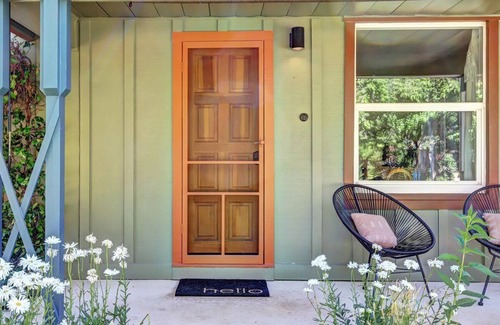 Grass Valley House | The Sage House Steps to historic downtown & trails