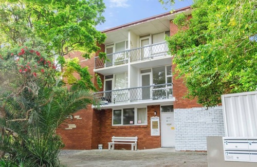 Petersham North Apartment | The Sage Suite A Light filled Luxe Escape