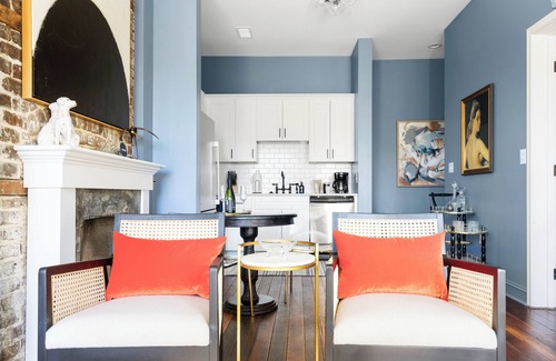 Cannonborough Elliotborough Apartment | The Saloon on King Street