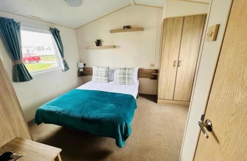 Towyn House | The salsa golden gate towyn