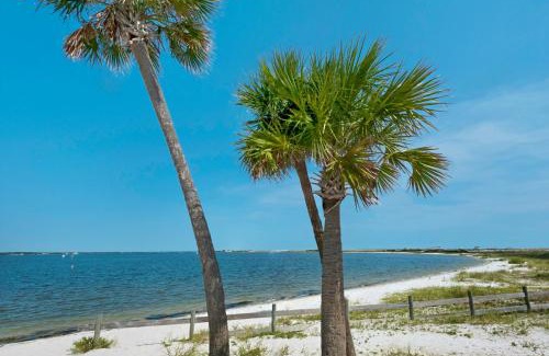 Navarre Beach House | The Salt Life by Gulf Coast Getaways