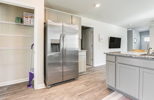 Ocean Isle Beach House | The Salt Tee Cottage - Golf & Beach minutes away!