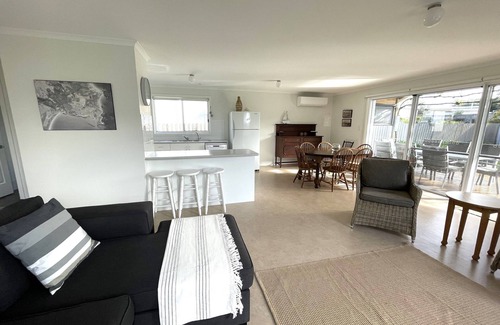Waterhouse House | The Saltbox- Town Center, great location!