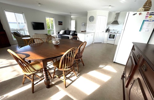 Waterhouse House | The Saltbox- Town Center, great location!