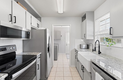 Gulf Breeze House | The Salty Breeze Beach House ~ 15 mins > Navarre & Pensacola Beach