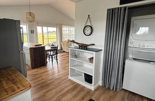 Darnley House | The Salty Hook close to Thunder Cove Beach