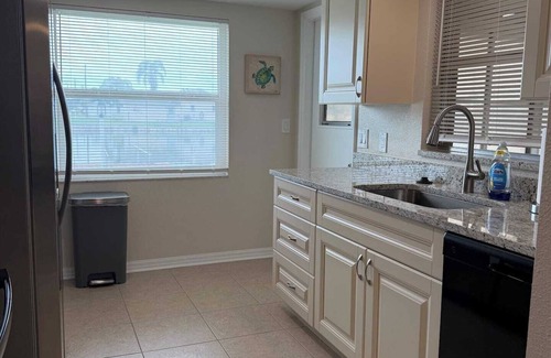Sea Ranch On The Gulf House | The Salty Turtle! This 3BR/2BA/2CG waterfront retreat in Hudson, Florida
