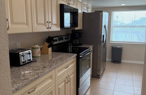 Sea Ranch On The Gulf House | The Salty Turtle! This 3BR/2BA/2CG waterfront retreat in Hudson, Florida