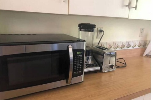 Old North End Apartment | The Sanctuary: 3 Bedrooms, Easy Walking, +Parking!nn