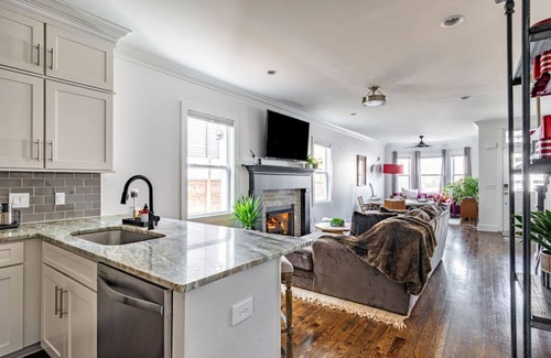 Buena Vista Apartment | The Sanctuary: Downtown Luxury | Cooled Jacuzzi