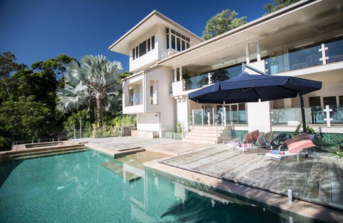 Craiglie House | The Sanctuary Port Douglas - 6 bedrooms with ensuites & panoramic views!