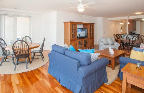 Sandbridge Apartment | The Sanctuary - Sandbox B422